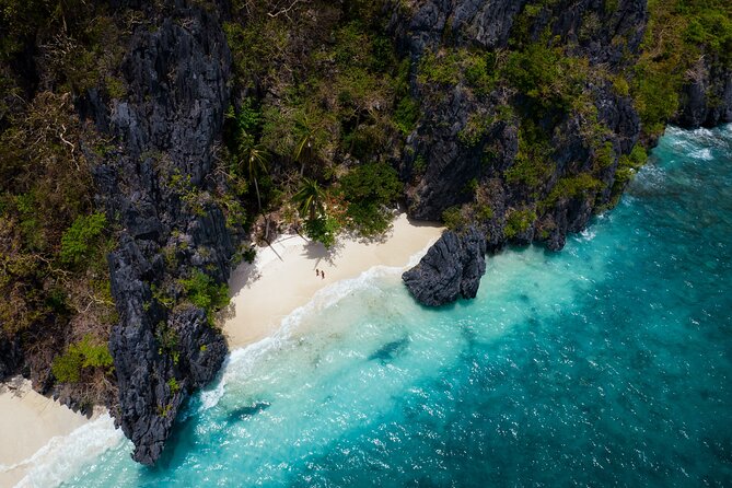 Coron Ultimate Tour - Full Day Group Tour w/ Lunch - The Barracuda Lake and extra-fee warning