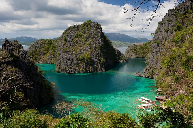 Coron Ultimate Tour - Private Tour w/ Buffet Lunch (Full Day) - What the private format means in Coron
