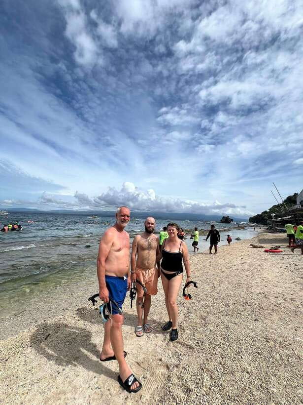 Dumaguete Apo Island Snorkel with turtle Tour - Snorkeling at the Turtle Spot and Coral Garden