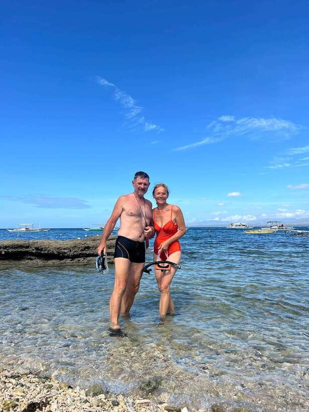 Dumaguete Apo Island Snorkel with turtle Tour - Lunch beside the water