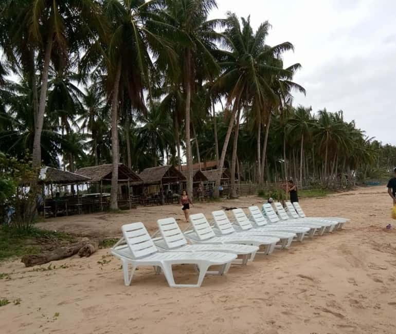 El Nido Beach Escape: Lio, Nacpan, Las Cabanas (Private) - Las Cabanas Beach: the relaxed finish