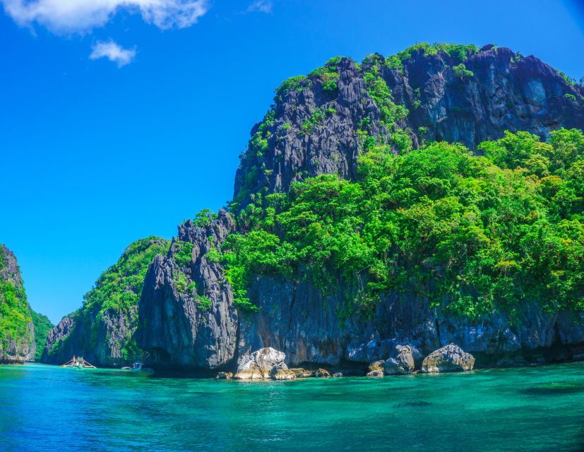 El Nido: Full-Day Premium Island Hopping Catamaran Cruise - Lunch, Snorkeling, and Extra Costs