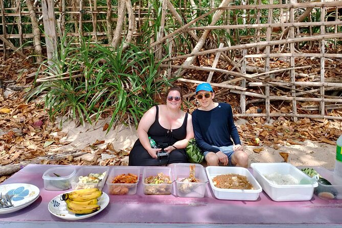 El Nido Highlights Tour w/ Island Lunch - Secret Beach: a cove reached through the rocks