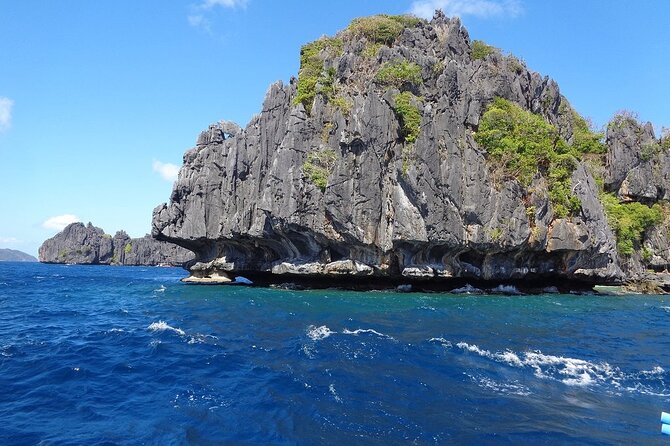 El Nido Island Hopping Tour A with Lunch - Secret Lagoon, a short walk into the island