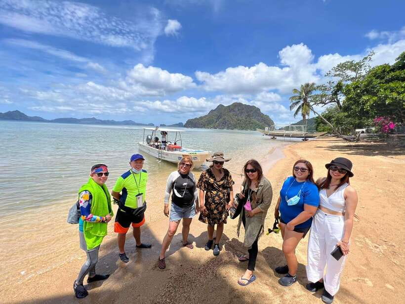 El Nido: Island Hopping Tour C with Lunch EDTF included - Hidden Beach and a small cove behind the rocks