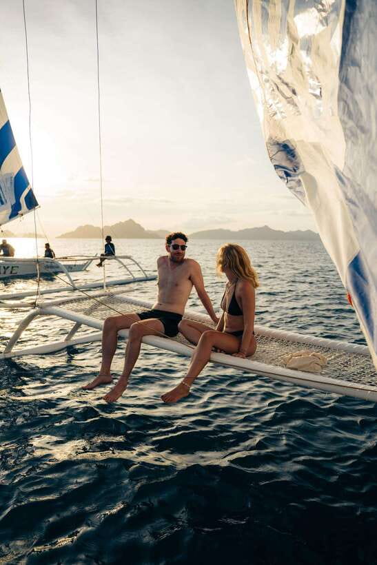 El Nido Islands: Private Paraw Day Sailing with Lunch - Papaya Beach and lunch beside the water