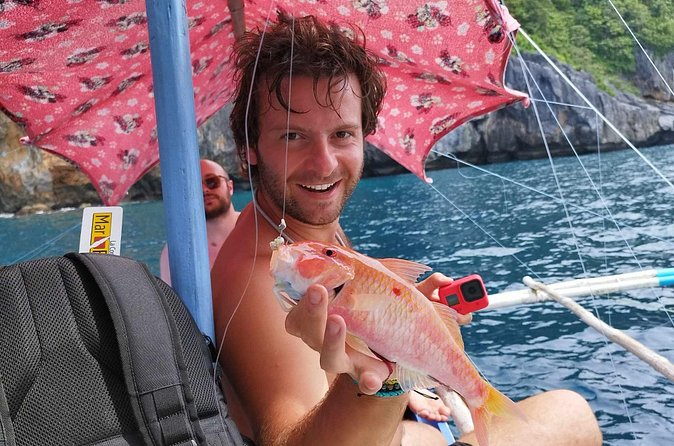 El Nido Palawan fishing with local Fisherman with lunch - The life-jacket question you should ask first