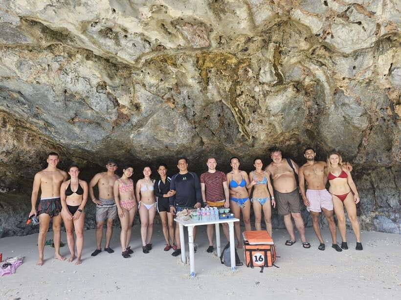 El Nido: Private/Exclusive Island Hopping Tour D BEST PRICE - Serenity Beach and the quieter side of El Nido