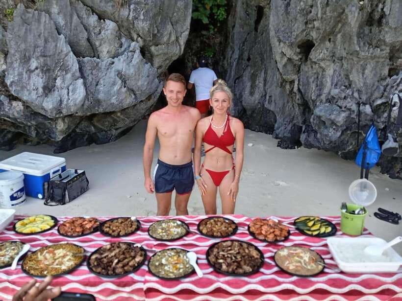 El Nido Private Tour: Adventure with Highlights from A & C - Secret Beach and the realities of sea conditions