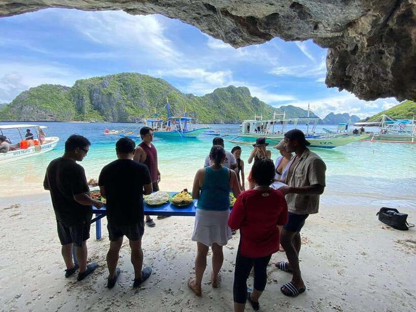El Nido: Private Tour B with Snake Island and Caves - Snake Island’s Sandbar Walk