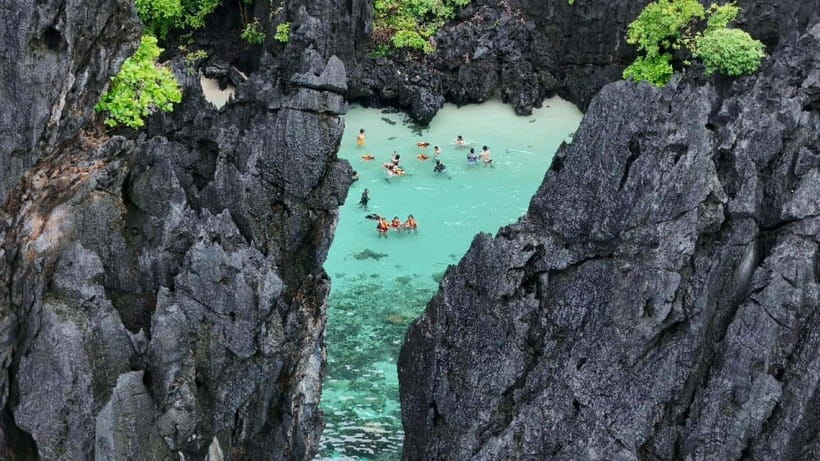 El Nido:Private Tour D with Highlights Small & Cadlao Lagoon - One hour around Cadlao Island and Cadlao Lagoon