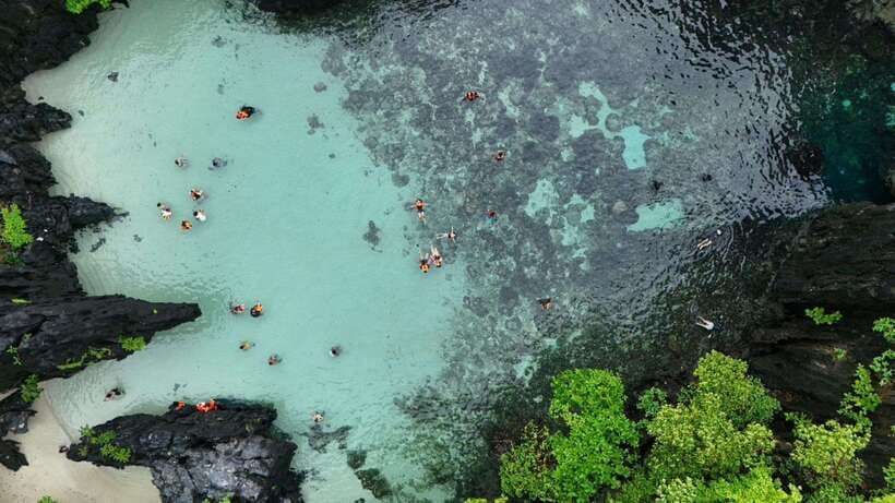 El Nido:Private Tour D with Highlights Small & Cadlao Lagoon - A quiet opening at the secret stop