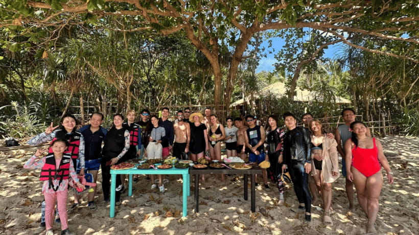 El Nido: Secret Lagoon Island Hopping with Lunch - Meeting in downtown El Nido