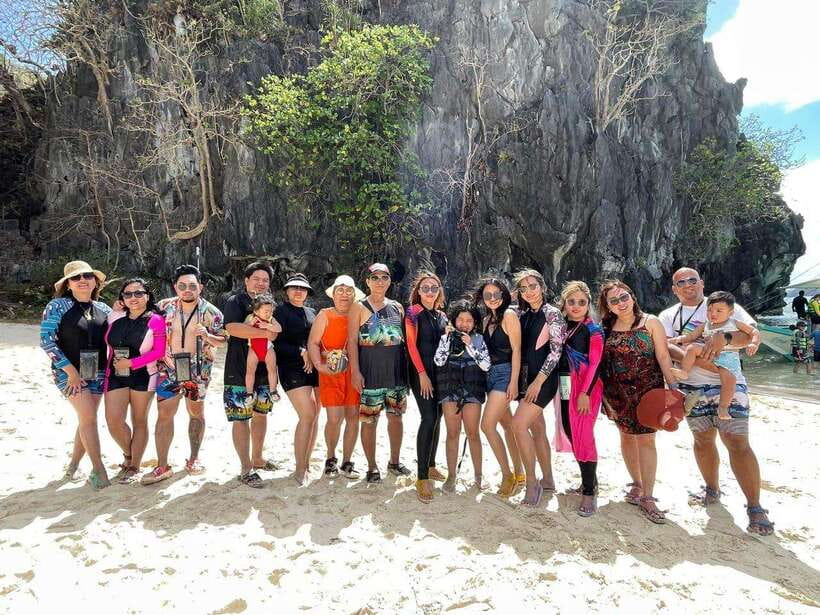EL NIDO: Sharing/Joiner Island Hopping Tour A w/BUFFET LUNCH - What the $23 price really gets you