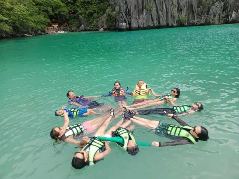 EL NIDO: Sharing/Joiner Island Hopping Tour A w/BUFFET LUNCH - Secret Lagoon through the rock