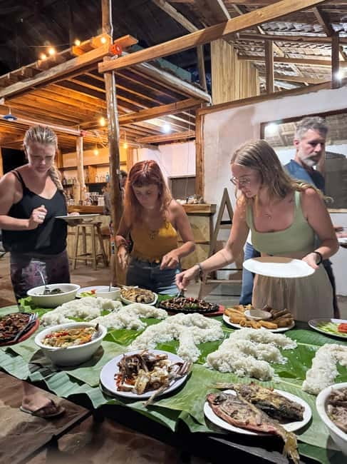 El Nido, Sibaltan: Family Dinner, Bonfire and Karaoke - Who will enjoy this Sibaltan evening most
