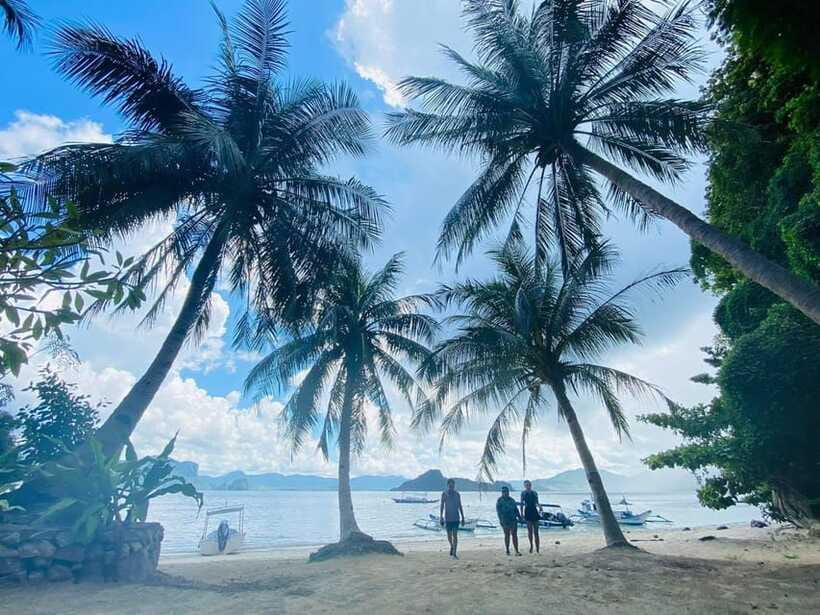El Nido: Tour A&C by Private Speedboat –Skip the Crowds Fast - Secret Lagoon and the rock-wall entrance