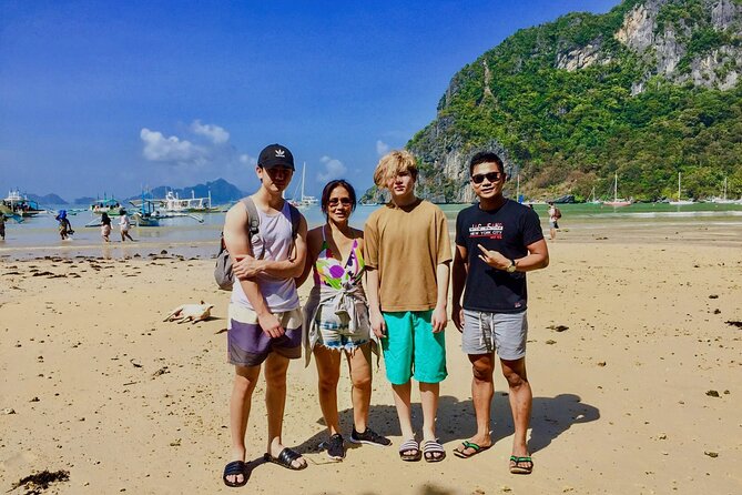 El Nido Tour A - Group w/ Buffet Lunch - Secret Lagoon: a small entrance and a crowded reward