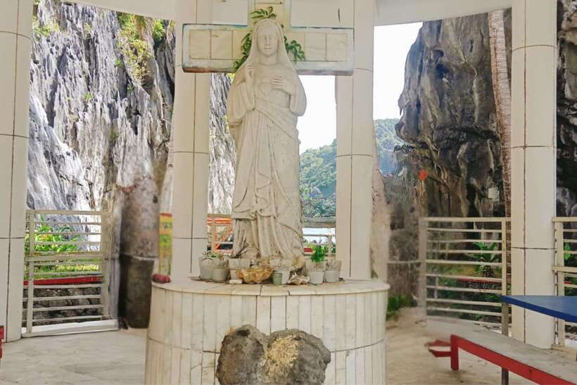 El Nido: Tour C to Hidden Beach, Helicopter Island & More - Talisay Beach is the practical lunch stop