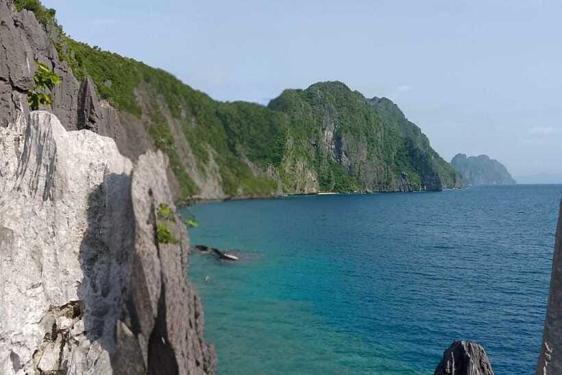 El Nido: Tour C to Hidden Beach, Helicopter Island & More - Secret Beach is the day’s most unusual entrance