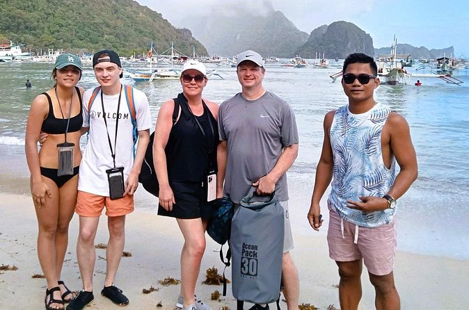 El Nido Tour D Full Day w/ Beach Lunch - Paradise Beach: the easy final stop
