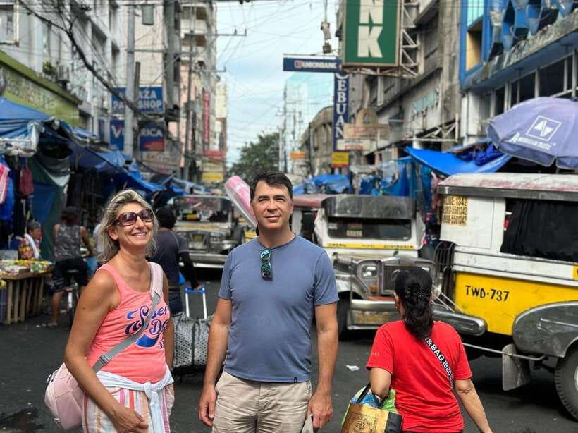 Explore Manila Slums and Hidden Market - Walking through residential Tondo