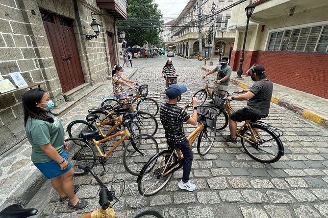 Express Bamboo Bike Tour inside Intramuros - Casa Manila: a quick look at colonial domestic life