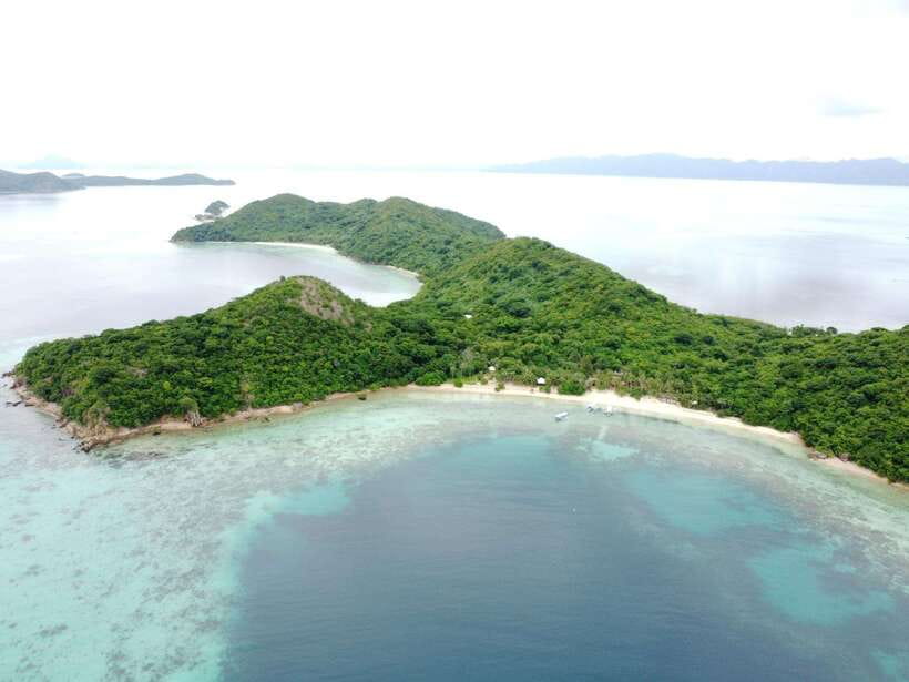 From Coron Town: Beaches and Islands Boat Tour with Lunch - Meeting at Lualhati Park in Coron