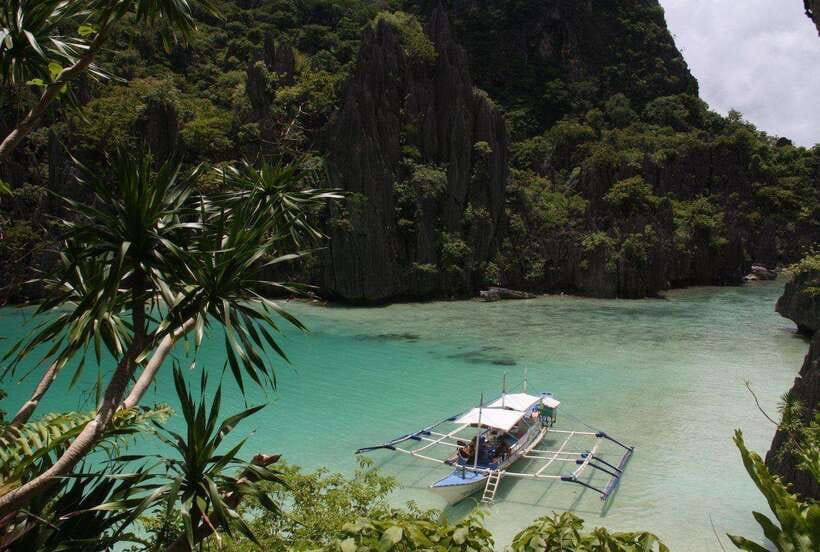 From El Nido: Island, Lagoons, and Beaches Boat Tour - Small Lagoon: two hours in an enclosed world