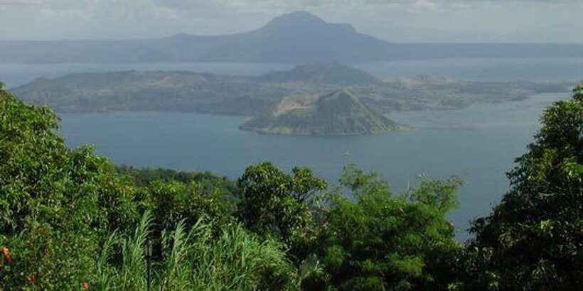 From Manila: Panoramic Tagaytay Ridge Tour - Palace in the Sky and the big Taal view