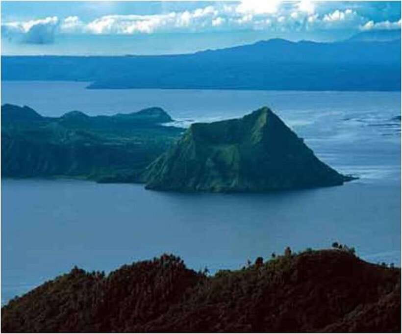 Full-Day Manila City, Tagaytay Taal Volcano and Lake Tour - The American War Memorial and Cemetery