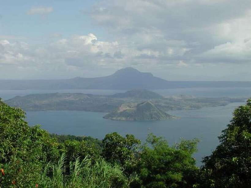 Full-Day Manila City, Tagaytay Taal Volcano and Lake Tour - Guides make or break the long drive