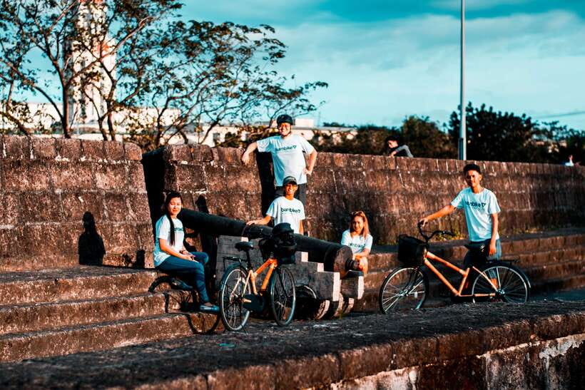 Intramuros, Manila: Historical Bamboo Bike Tour - The welcome finish: cold towels and ice cream