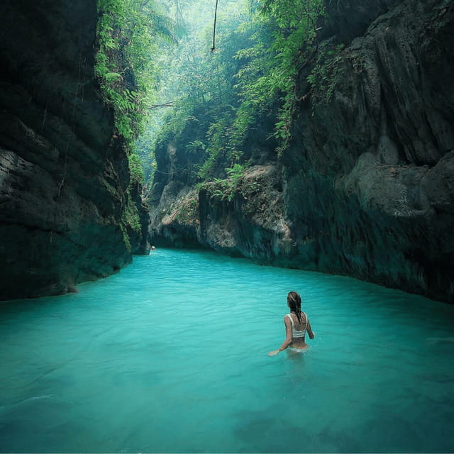 Kawasan Falls Canyoneering Transfers from Cebu with Lunch - Reaching Kawasan Falls