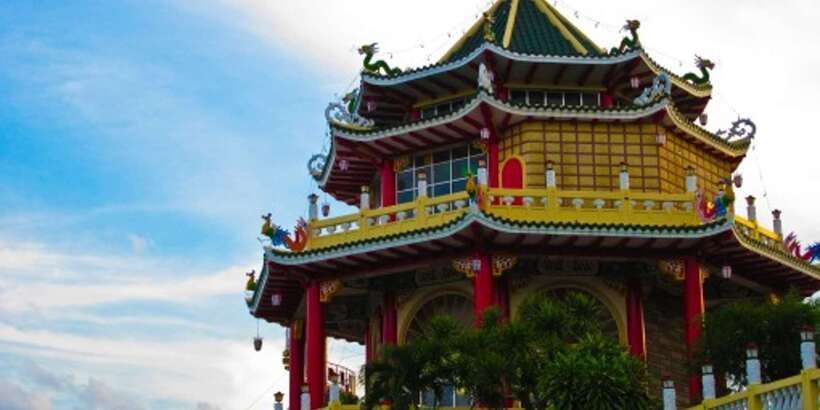 Mactan and Cebu Twin City Tour with Lunch - Fort San Pedro and the city’s Spanish chapter