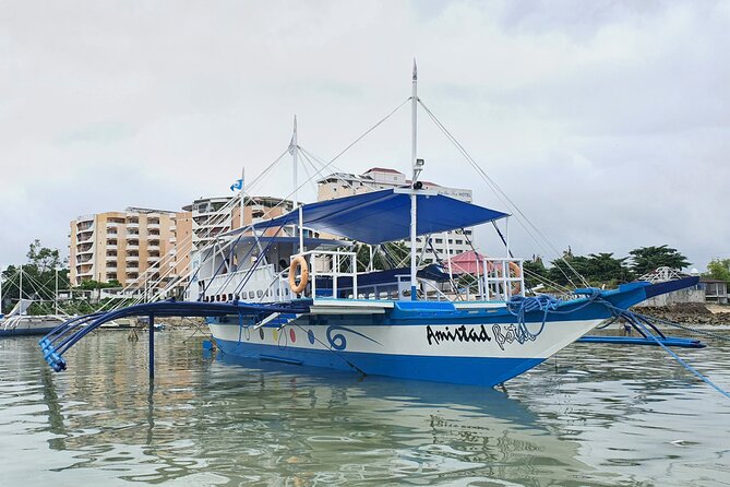 Mactan Cebu Island Hopping Snorkeling with Lunch - Lunch breaks up the time on the water
