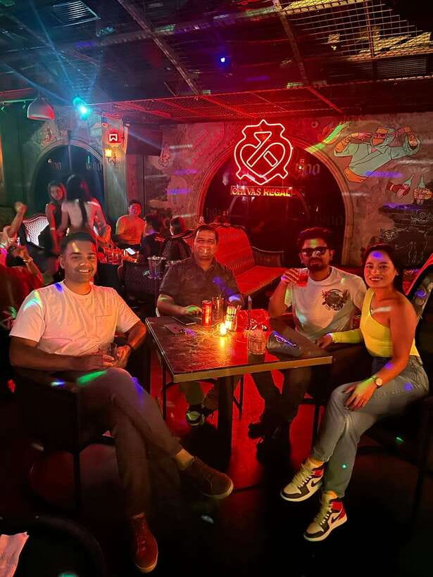⭐ Makati Bar Hopping and Pub Crawl Tour with Venus ⭐ - Who Will Enjoy This Tour Most?