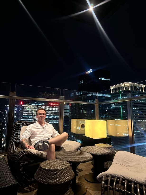 Makati Hidden Bars and Rooftop Bars with Venus - The social side, from solo visitors to groups