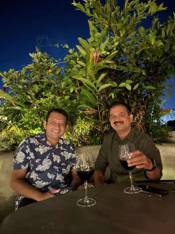 Makati Rooftop Barhopping with Local Guide - The value of a small group