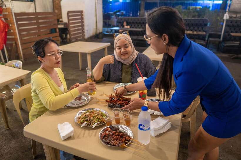 Makati: Street Food Experience with a Local Guide - Ending at a 360-degree rooftop bar