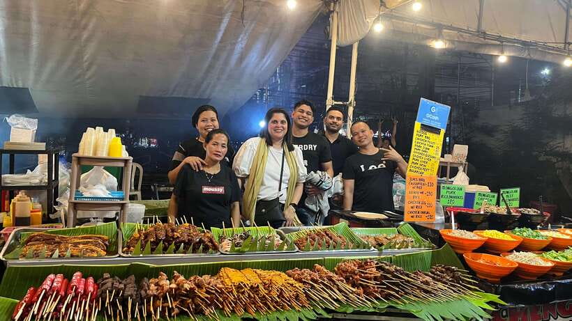 Makati Street food walking tour with Dinner - Starting with Filipino street food at open stand halls