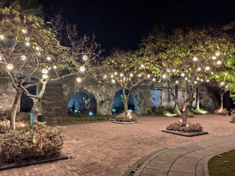 Manila: Enchanting Night Tour of Manila's Historic Landmarks - The 8 p.m. Chinatown drive-by