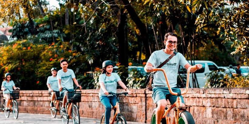 Manila: Guided Sunset Bamboo Bike Tour in Intramuros - Manila Cathedral and Plaza de Roma