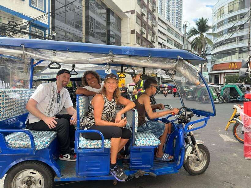 Manila: Guided Tuk Tuk Ride - Walking through Divisoria’s market streets