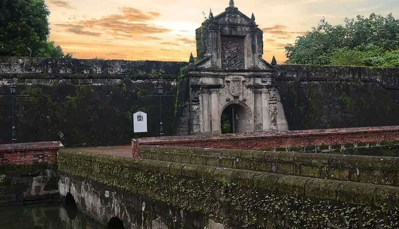 MANILA HALF-DAY TOUR (4HRS) - Casa Manila and a Look Inside Elite Filipino Life