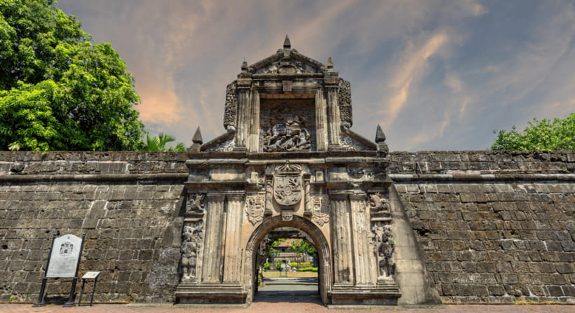 MANILA HALF-DAY TOUR (4HRS) - Entering Fort Santiago Through the Old Gate