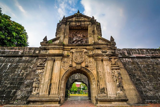 Manila Instagram Tour (Shared Tour) - Bridges, arches, and extra city photo stops
