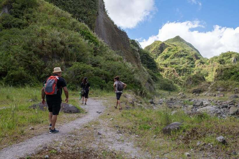 Manila: Mount Pinatubo 4X4 & Hiking Trip - Reaching the Turquoise Crater Lake