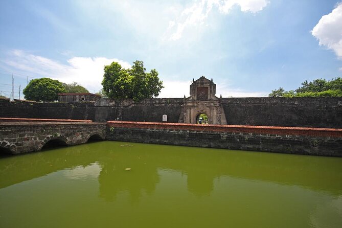 Manila Old and New: Sightseeing Tour Including Intramuros and Fort Santiago - Key points to know before booking
