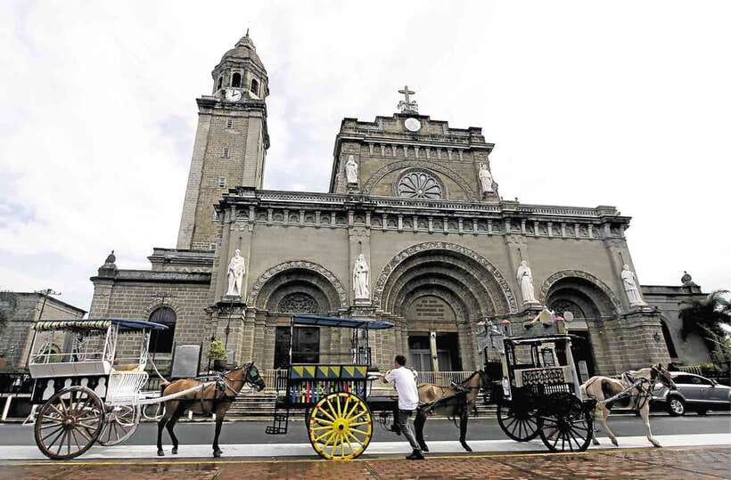 Manila: Old & New 4-Hour City Tour - A reflective stop at the American Cemetery and Memorial